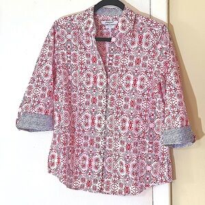 Foxcroft NYC Easy Care Button Front Shirt With Contrasting Cuffs.Woman’s Size S